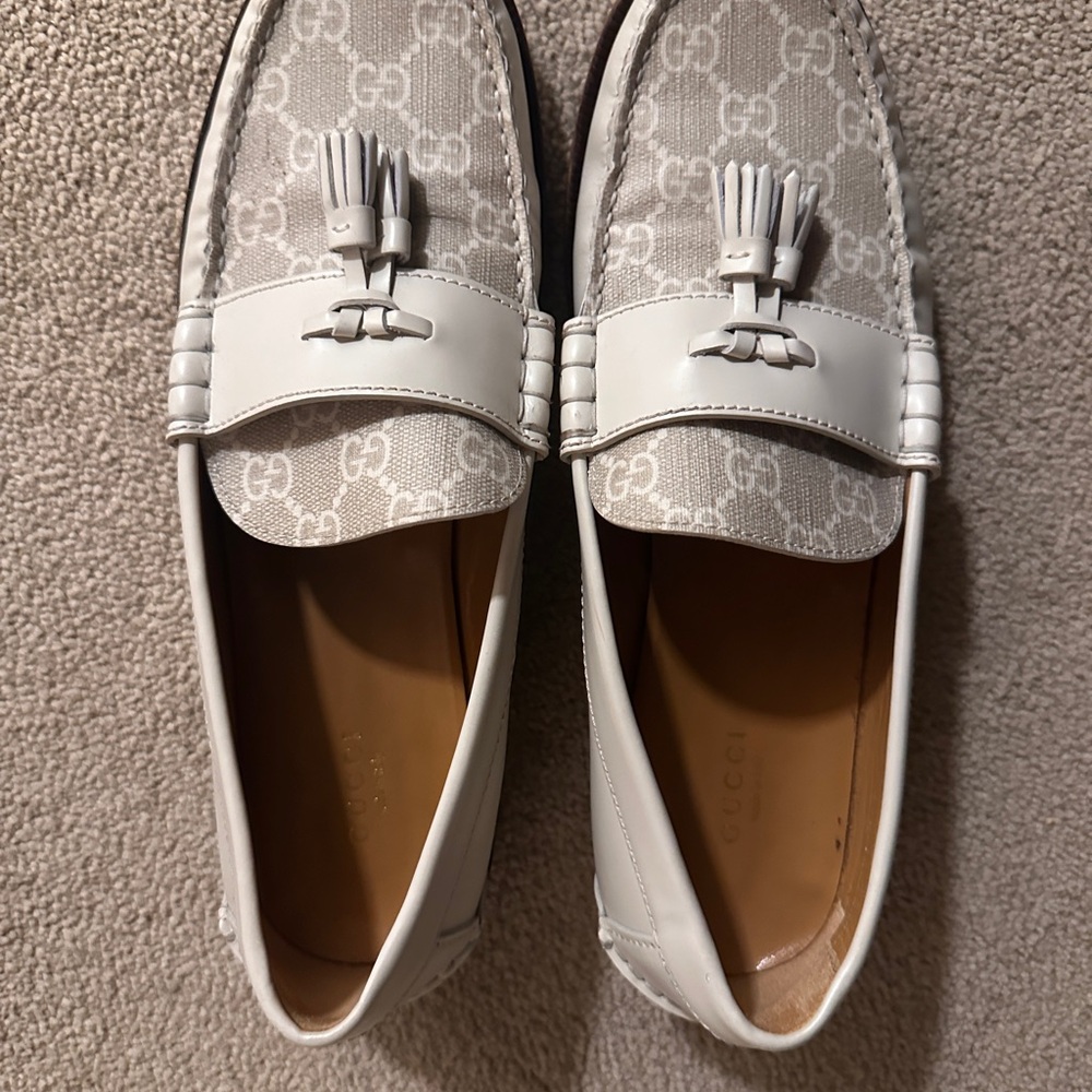Like New Gucci Leather and Jacquard Tassle Loafers in Ivory, size 41 - Picture 5 of 6